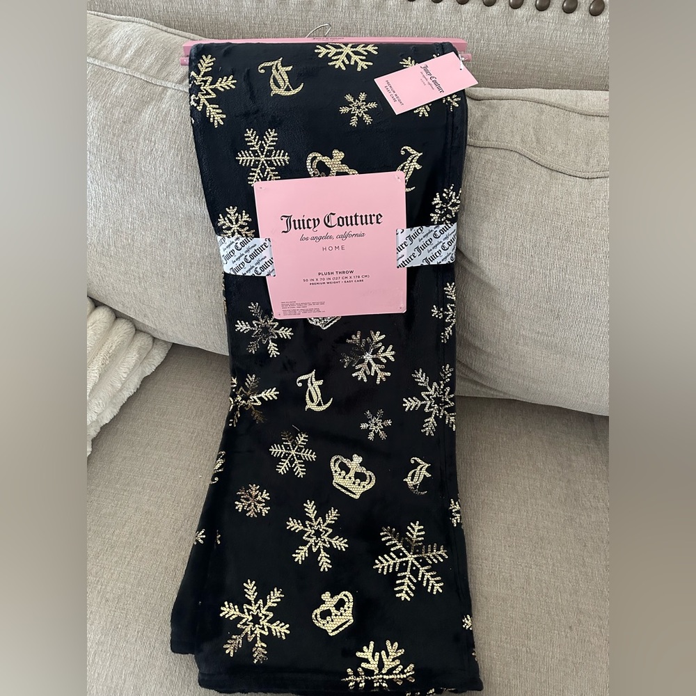 Juicy Couture Christmas blanket ✨🎄
